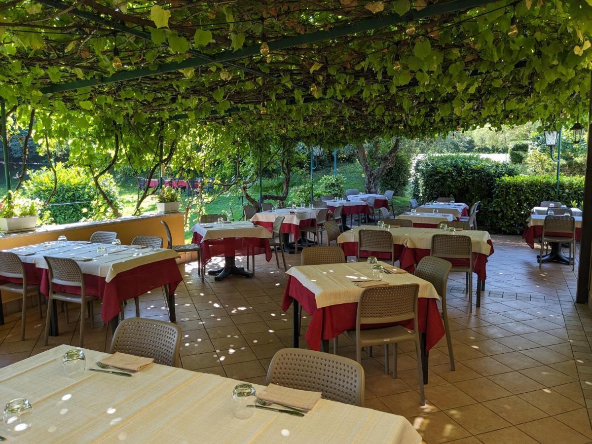 Ristorante Le Rasole Garda (Verona) Exterior foto